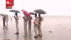 Weather: বকখালি, ফ্রেজারগঞ্জে শুরু মুষলধার বৃষ্টি, সৈকত থেকে সরানো হল পর্যটকদের| Bangla News