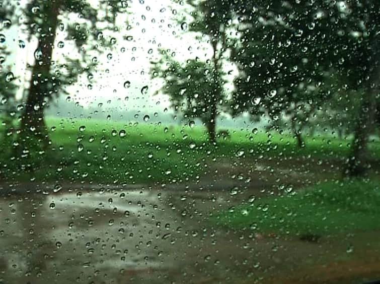 Weather Updates:  दिल्ली-एनसीआर में आज हो सकती है बारिश, मौसम विभाग ने जारी किया अलर्ट
