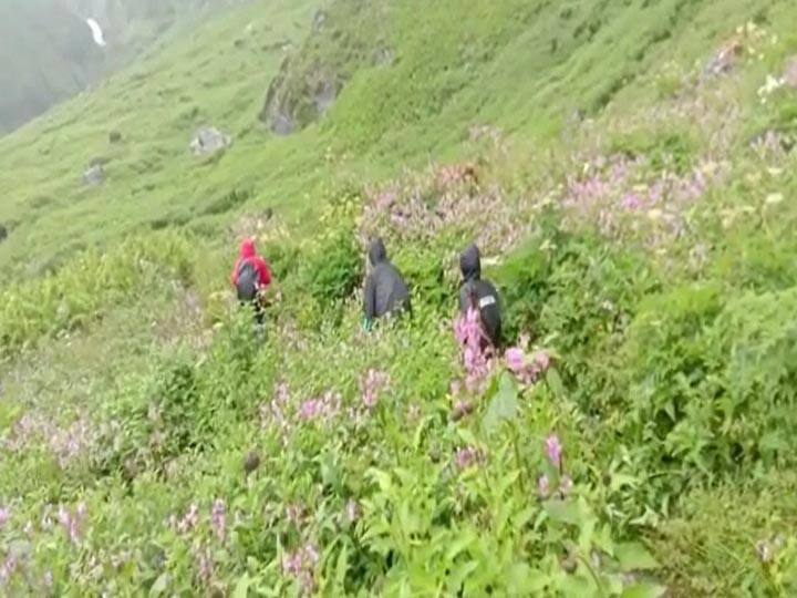 Record Tourist reached valley of Flowers in Uttarakhand ann Valley of Flowers: विश्व धरोहर फूलों की घाटी में पर्यटकों के पहुंचने का नया रिकॉर्ड, 10 हजार सैलानी कर चुके हैं दीदार