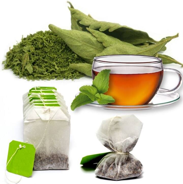 ਸਟੀਵੀਆ ਦੇ ਪੱਤੇ (Stevia leaves)- ਸਟੀਵੀਆ ਇੱਕ ਸੁਰੱਖਿਅਤ ਅਤੇ ਸਵੀਟਨਰ ਹੈ ਤੇ ਇਹ ਤੁਹਾਡੀ ਗਰੀਨ ਟੀ ਨੂੰ ਬਿਨਾਂ ਕਿਸੇ ਨੁਕਸਾਨ ਦੇ ਮਿੱਠਾ ਕਰ ਸਕਦਾ ਹੈ। ਤੁਸੀਂ ਗ੍ਰੀਨ ਟੀ ਵਿੱਚ ਸਟੀਵੀਆ ਦੇ ਪੱਤੇ ਪਾ ਕੇ ਇਸ ਦਾ ਸੇਵਨ ਕਰ ਸਕਦੇ ਹੋ। ਦੂਜੇ ਪਾਸੇ, ਜੇ ਤੁਸੀਂ ਰੋਜ਼ਾਨਾ ਇਸ ਦਾ ਸੇਵਨ ਕਰਦੇ ਹੋ ਤਾਂ ਤੁਹਾਡੇ ਸਰੀਰ ਦੀ ਕੈਲੋਰੀ ਘਟਾਉਣ ਦੇ ਨਾਲ, ਇਹ ਬਲੱਡ ਸ਼ੂਗਰ ਦੇ ਪੱਧਰ ਨੂੰ ਵੀ ਨਿਯੰਤਰਿਤ ਕਰਦਾ ਹੈ।