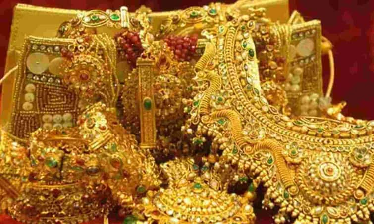 gold price today remains down 9 thousand from record high and silver rates flat today on 12th october 2021 check here latest rates Gold Price Today: ખુશખબર! રેકોર્ડ હાઈથી 9000 રૂપિયા સસ્તું થયું સોનું, જાણો આજના 10 ગ્રામના ભાવ