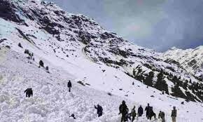 ਲਾਹੌਲ ਦੇ ਗਲੇਸ਼ੀਅਰ 'ਚ ਫਸੇ ਟਰੈਕਰਾਂ ਸਮੇਤ 14 ਲੋਕ, ਦੋ ਦੀ ਮੌਤ ਲਾਹੌਲ ਦੇ ਗਲੇਸ਼ੀਅਰ 'ਚ ਫਸੇ ਟਰੈਕਰਾਂ ਸਮੇਤ 14 ਲੋਕ, ਦੋ ਦੀ ਮੌਤ