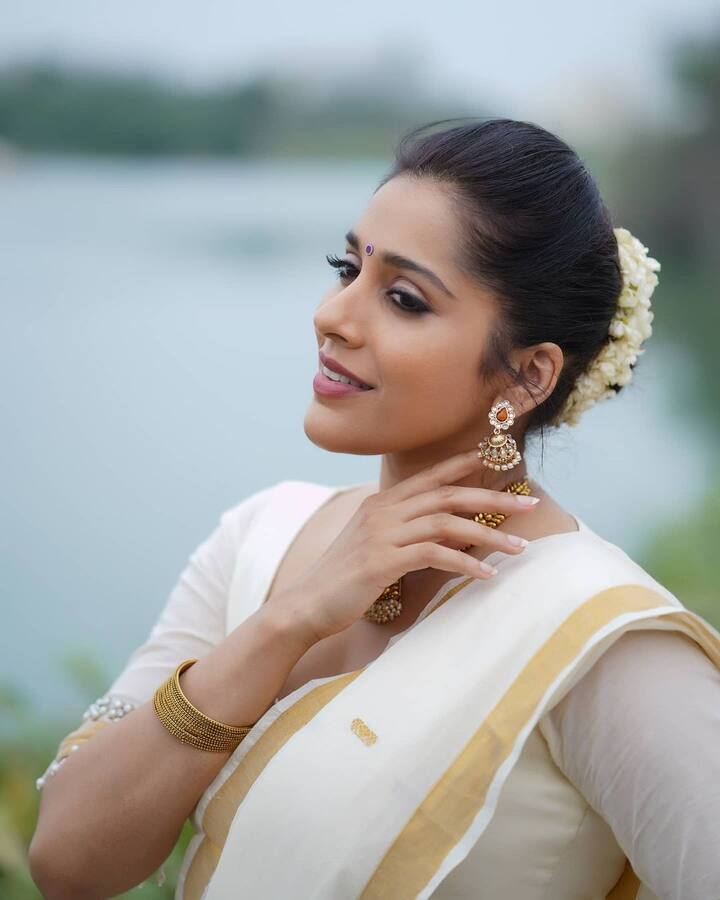 (Courtesy : Instagram) వీటిని ఇన్స్టాగ్రామ్ లో షేర్ చేయగా.. నెటిజన్లను నుండి మంచి రెస్పాన్స్ వస్తుంది.