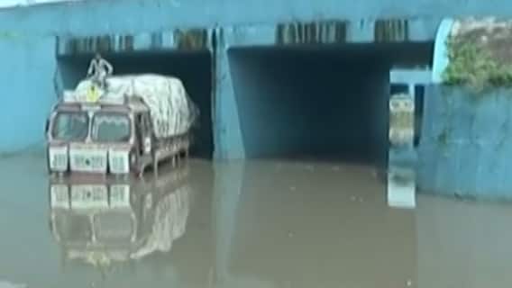 અમદાવાદ: કાળીગામ ગરનાળામાં પાણી ભરાતા વાહન ચાલકોને હાલાકી, જુઓ ગુજરાતી ન્યુઝ