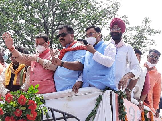 Uttarakhand Chunav 2022 को लेकर Haridwar में CM Dhami का 'मेगा रोड शो' | Hindi News