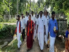 உள்ளாட்சி இடைத் தேர்தல்: திருவாரூரில் திமுக, அதிமுகவினர் தீவிர பரப்புரை...!