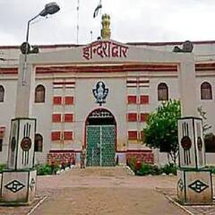 Mahant Narendra Giri Case: Naini Jail पहुंची CBI की टीम, तीनों आरोपियों को लेगी रिमांड पर