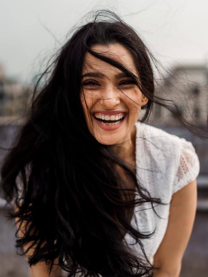 प्रियाचे फोटोशूट सोशल मीडियावर नेहमीच गाजत असते. बोल्ड अंदाजात, कधी वेस्टर्न साडीमध्ये तर कधी मराठमोळ्या साडीत प्रियाचे फोटो शूटदेखील चाहत्यांना भूरळ पाडत असतात.