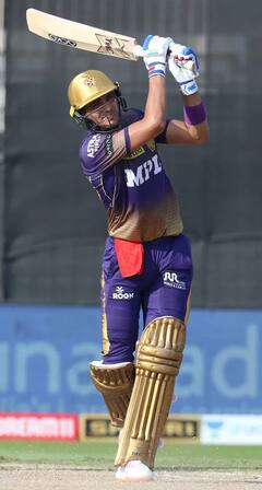 IPL 2021: শক্তিশালী দিল্লিকে হারিয়ে প্লে অফের দিকে এক কদম এগোল কেকেআর