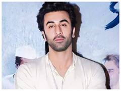 Mercedes-Benz G63 से 2 लाख के Sneakers तक, Ranbir Kapoor रखते हैं इतनी महंगी चीज़ों का शौक