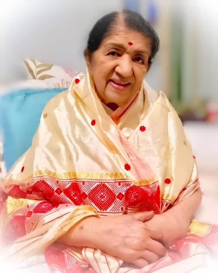 (Photo:@LataMangeshkar/FB)