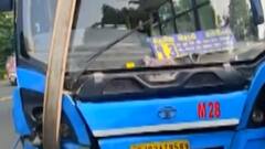 રાજકોટઃ સિટી બસ વીજપોલ સાથે અથડાતા સર્જાયો અકસ્માત, સદનસીબે ટળી જાનહાની, જુઓ ગુજરાતી ન્યૂઝ