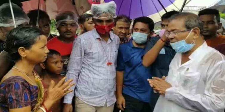 south 24 pargana canning sundarbans development minister Bankim Hazra visited the submerged area Canning: ক্যানিং পূর্বে জলমগ্ন এলাকা পরিদর্শনে সুন্দরবন উন্নয়ন মন্ত্রী বঙ্কিম হাজরা