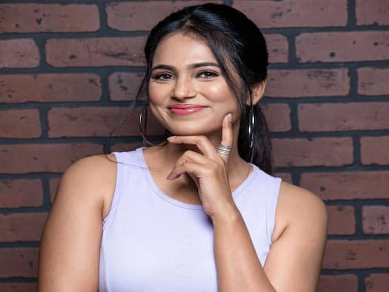 Actress Ramya Pandian pics: மாடர்ன் டிரஸ்ஸில் ரம்யா பாண்டியனின் விதவிதமான ஃபோஸ்கள் Actress Ramya Pandian pics: மாடர்ன் டிரஸ்ஸில் ரம்யா பாண்டியனின் விதவிதமான ஃபோஸ்கள்