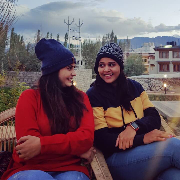 अक्षया देवधरची तुझ्यात जीव रंगी रंगली या मालिकेतील पाठकबाईंची भूमिका प्रचंड गाजली होती. तर वीणा जगतापच्या राधा प्रेम रंगी रंगली या मालिकेतील तिच्या भूमिकेवर चाहत्यांनी भरभरुन प्रेम केले होते.