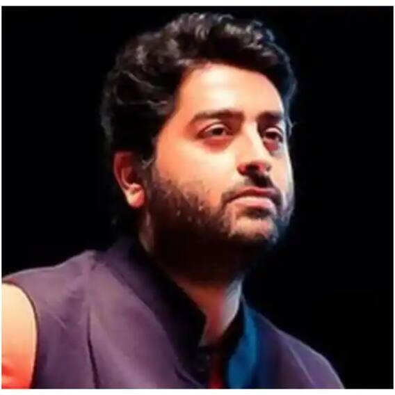 অরিজিৎ সিংহ একটি অনুষ্ঠানে মজার ছলে কিছু বলেছিলেন। আর এতেই ক্ষুব্ধ হয়েছিলেন সলমন। এমনকি, তাঁর সিনেমা থেকে অরিজিতের গানও সরিয়ে দেওয়া হয়েছিল।