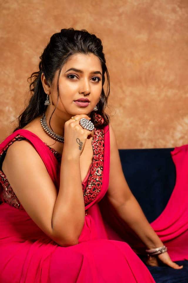 प्राजक्ता माळीची छोट्या पडद्यावरील 'जुळून येती रेशीमगाठी' ही मालिका प्रचंड गाजली होती. 2013 पासून 2015 पर्यंत ही मालिकेचा  सुरू होती. या मालिकेत प्राजक्ताचा सहकलाकार ललित प्रभाकर होता.