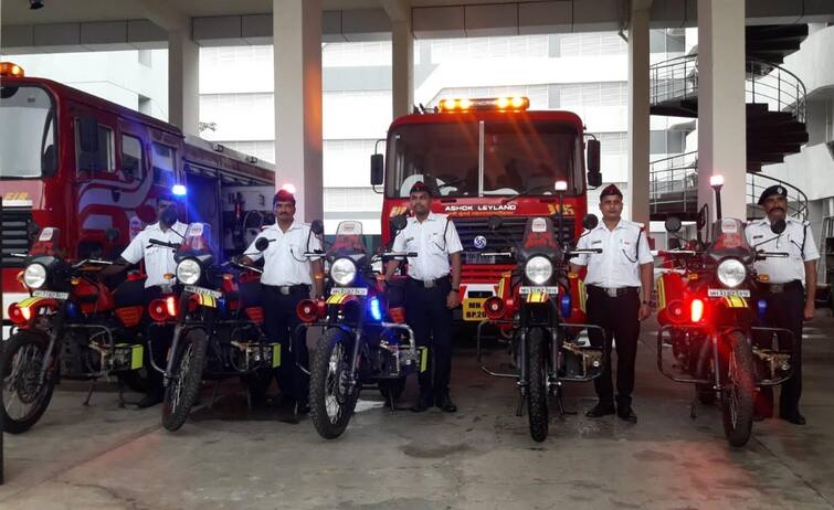 Navi Mumbai Fire Brigade includes 5 fire bikes नवी मुंबई अग्निशमन दलात 5 फायर बाईक दाखल; झोपडपट्टी, गावठाण भागात आग विझवण्यास उपयुक्त ठरणार