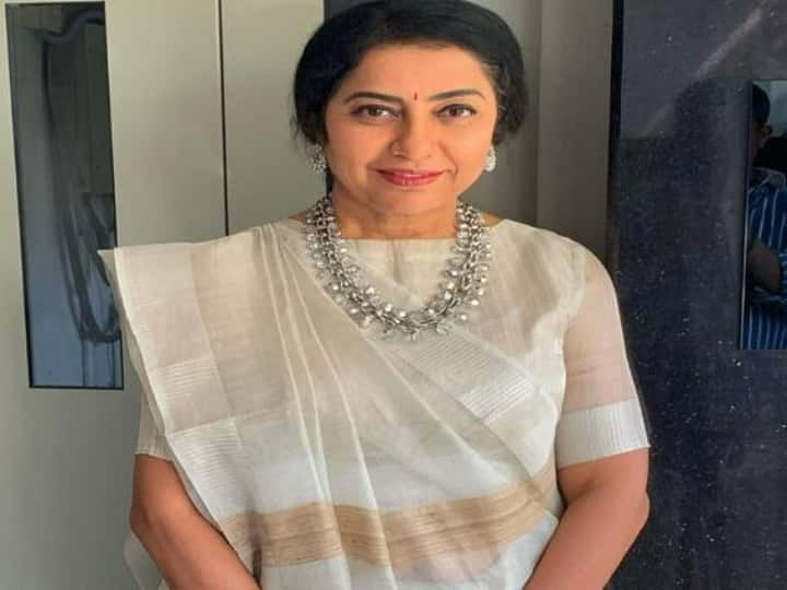 Actor Suhasini Maniratnam Appointed Chairman Of Jury To Finalise Kerala State Awards 2020 Actor Suhasini Maniratnam Appointed Chairman Of Jury To Finalise Kerala State Awards 2020