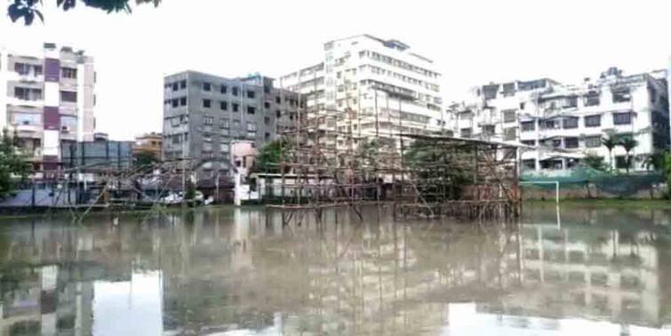 Howrah city submerged due to continuous rains Howrah: টানা বর্ষণে জলমগ্ন হাওড়া শহর, প্যান্ডেলে জল জমায় থমকে কাজ