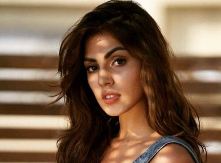 Bigg Boss 15: Rhea Chakraborty Being Offered Rs 35 Lakh Per Week? Bigg Boss 15 में नज़र आएंगी Rhea Chakraborty, एक हफ्ते के मिलेंगे 35 लाख रुपये?