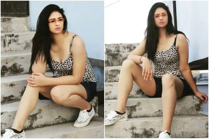 Cricketer Shami Wife hasin jahan post hot picture on instagram शॉर्ट ड्रेस पहन शमी की पत्नी हसीन जहां ने सोशल मीडिया पर पोस्ट की तस्वीर, लोगों ने कमेंट्स में दी नसीहत