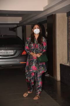 गुलाबी फूलों वाला सूट पहनकर लाडली Inaaya Khemu के बर्थडे में पहुंचीं मामी Kareena Kapoor, देखते ही रह जाएंगे गालों की रंगत