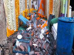 Bihar News: छत की रेलिंग गिरने से तीन लोगों की मौत, चार गंभीर रूप से घायल, भोज में खाना परोस रहे थे सभी