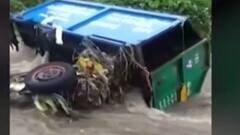 ભરુચઃ પાણીના ધસમસતા પ્રવાહમાં તણાયો ડોર ટુ ડોર કચરો ઉઘરાવતો ટેમ્પો,સદનસીબે ટળી જાનહાની