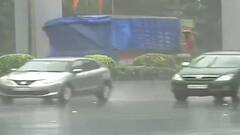 Weather Update: Mumbai में लगातार हो रही बारिश, मौसम विभाग ने जारी किया अलर्ट