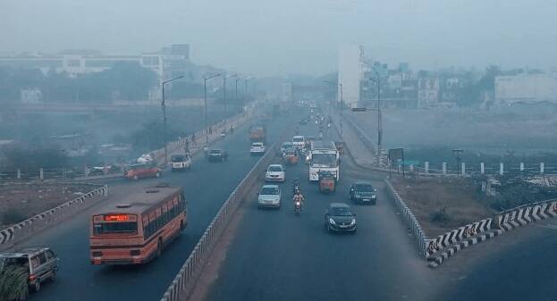 Air pollution in Delhi NCR ghaziabad most polluted in Air quality index Air Pollution: दिल्ली-NCR में बिगड़ने लगी आबो-हवा, गाजियाबाद में AQI 324 दर्ज, ग्रेटर नोएडा में और भी बुरा हाल