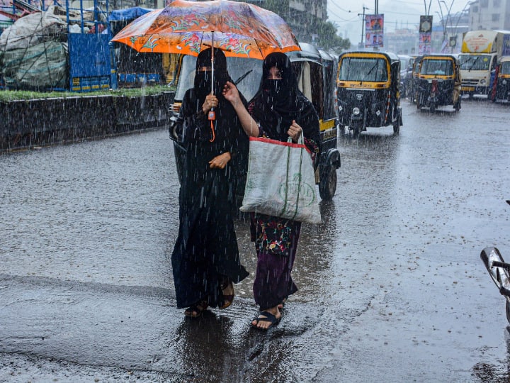 Heavy Rain & Lightning Leaves 13 Dead 560 Rescued By NDRF In Maharastra, Mumbai Marathawada Region Maharashtra Faces Remnants Of Cyclone Gulab, Heavy Rain & Lightning Leave 13 Dead
