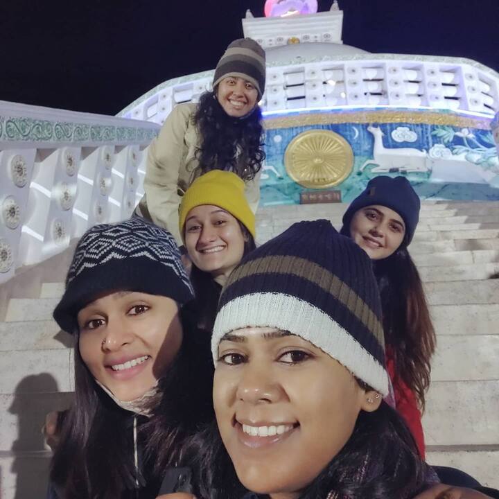 तिने कूल फोटो शेअर करत त्यावर कॅप्शनदेखील लिहिले आहेत. हर मंजिल की एक पहचान होती है...और हर सफल की एक कहानी अशा पद्धतीचे विचारपूर्वक कॅप्शनदेखील तिने लिहिले आहेत.