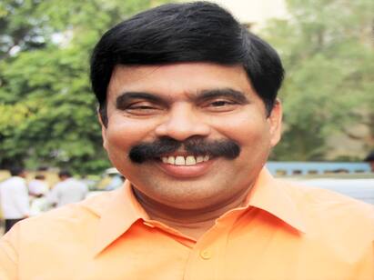 power star admitted at hospital for sudden illness at shooting sport! படப்பிடிப்பு தளத்தில் மயங்கிய பவர் ஸ்டார். சிகிச்சைக்காக மருத்துவமனையில் அனுமதி.. அதிர்ச்சியில் ரசிகர்கள்.!