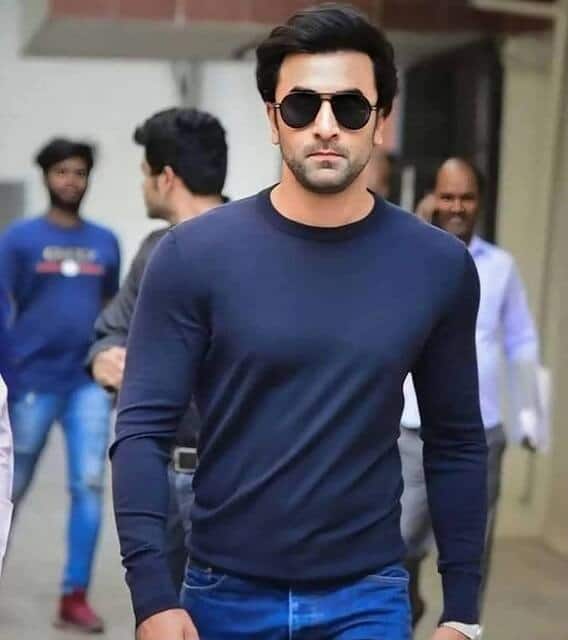জানা যায় যে, সলমনের সঙ্গে রণবীর কপূরের কথাবার্তা হয় না। কারণ, রণবীর তাঁর প্রাক্তন ক্যাটরিনার সঙ্গে ডেট করেছিলেন।