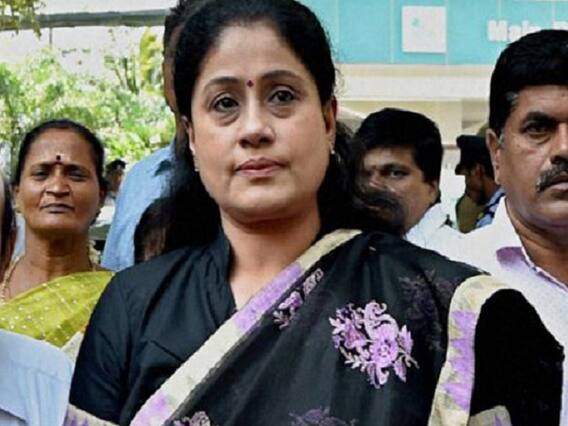Vijayashanthi: పంజాబ్ రాష్ట్రంలా తెలంగాణ మారుతోంది.. హైదరాబాద్లో మరీ ఎక్కువ.. విజయశాంతి సెటైర్లు Vijayashanthi: పంజాబ్ రాష్ట్రంలా తెలంగాణ మారుతోంది.. హైదరాబాద్లో మరీ ఎక్కువ.. విజయశాంతి సెటైర్లు