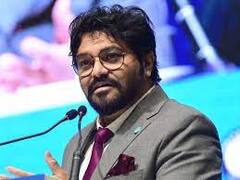 Babul Supriyo: 'মন্ত্রিসভায় বাঙালিদের ভরসা করছেন না প্রধানমন্ত্রী', দিল্লি থেকে ফিরেই মোদিকে নিশানা বাবুলের| Bangla News