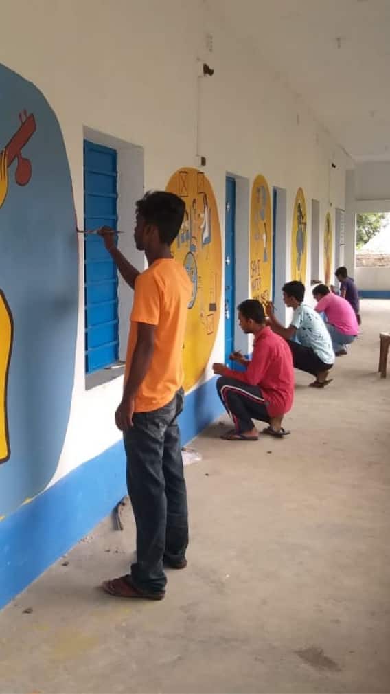 বন্ধ স্কুল রক্ষায় বেনজির উদ্যোগ