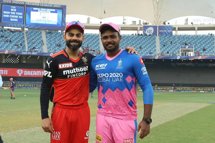 பெங்களூர் கேப்டன் விராட்கோலியும் - ராஜஸ்தான் கேப்டன் சஞ்சு சாம்சனும்