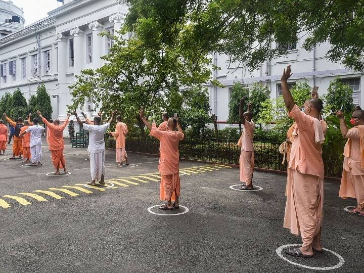 भाजपा ने भवानीपुर सीट पर बेहद कम मतदान होने को लेकर तृणमूल कांग्रेस पर निशाना साधा और कहा कि सत्तारूढ़ पार्टी द्वारा इस उपचुनाव को 2024 लोकसभा चुनाव की तैयारी बताए जाने पर व्यंग्य किया. पार्टी के प्रवक्ता शमिक भट्टाचार्य ने कहा, ‘‘2024 के चुनावों में खुद को नरेंद्र मोदी के विकल्प के रूप में पेश करने की ममता बनर्जी की महत्वाकांक्षी योजना का क्या होगा? उन्होंने भवानीपुर को मिनी-इंडिया बताया था, जो देश को बताएगा कि कैसे भारी संख्या में मतदान करके भाजपा के खिलाफ लड़ना है और उन्हें (ममता) जीत दिलानी है.’’