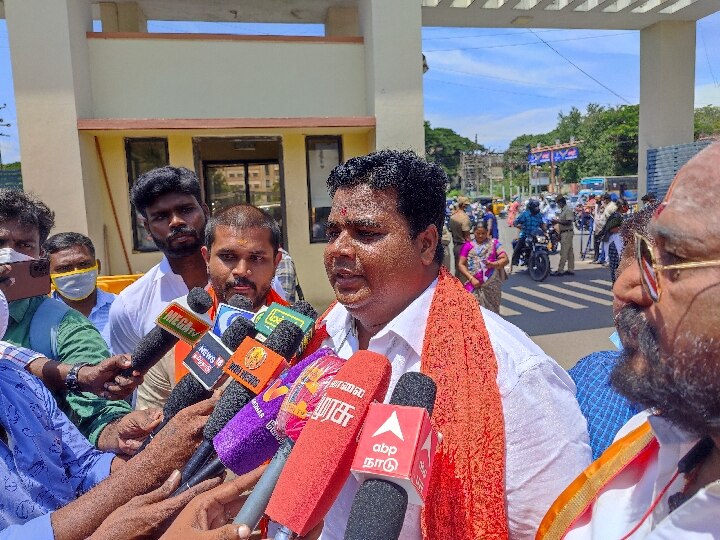 ’கோட்டை  மாரியம்மன் கோயில் குடமுழுக்கை விரைந்து நடத்துக’ - இந்து மகா சபாவினர் ஆட்சியரிடம் மனு