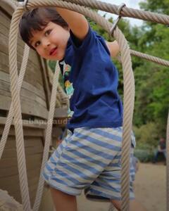 Taimur Ali Khan Puppet show में अपनी बुआ Saba Pataudi के साथ Popcorn खाते हुए आए नज़र