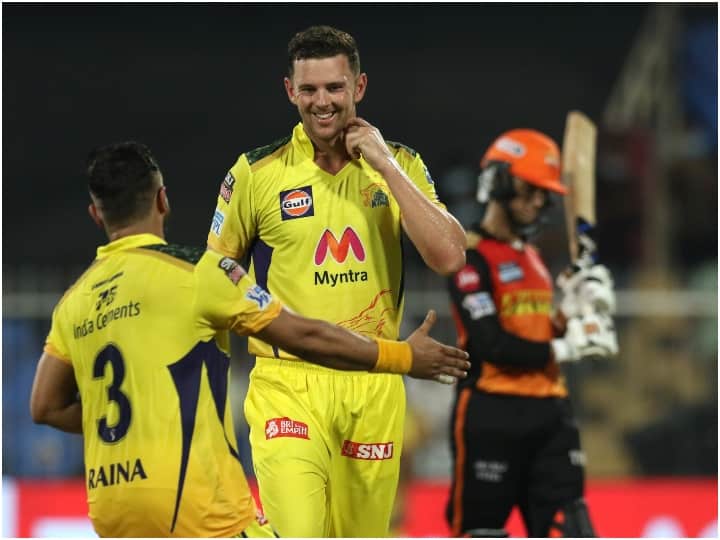 SRH vs CSK: Chennai restricted Hyderabad to 134 runs, Hazlewood took three wickets