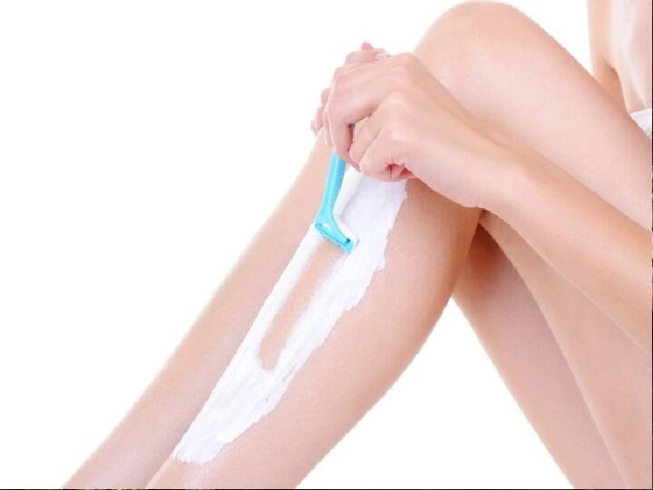 Avoid These mistakes while shaving Legs to get glowing and smooth legs पैरों को शेव करते वक्त इन गलतियों को करें Avoid, इन टिप्स को अपनाकर पाएं स्मूथ और ग्लोइंग स्किन