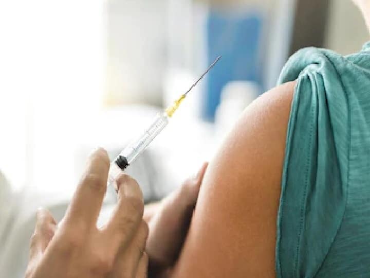 Covid19 vaccine update script India cumulative vaccination coverage crosses 93 crore ann Corona Vaccine: देश में तेजी से चल रहा कोरोना टीकाकरण अभियान, 93 करोड़ से ज्यादा लगी वैक्सीन डोज