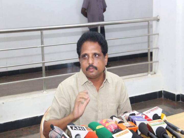 Attempt to recruit North Indians on Southern Railway thwarted - Madurai MP Tweet ’வட இந்தியர்களை தெற்கு ரயில்வேயில் பணியமர்த்தும் முயற்சி முறியடிப்பு’- மதுரை எம்.பி. ட்வீட்