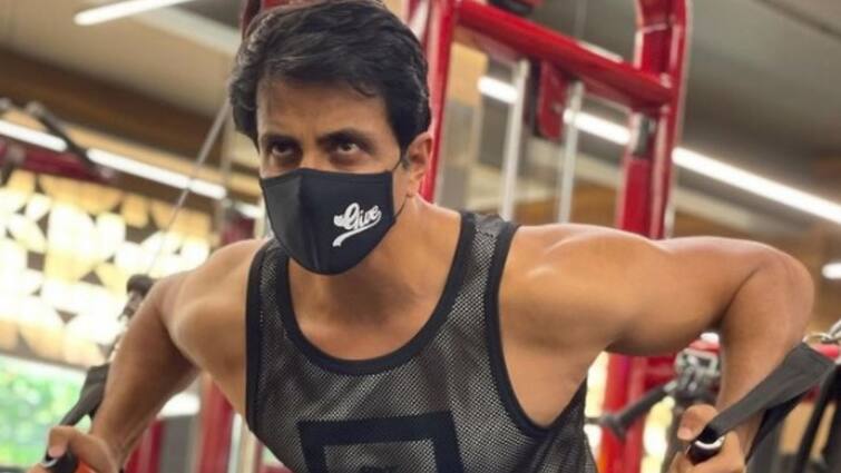 Sonu Sood shares his new videos from gym session শূন্যে সোনু সুদ! শরীরচর্চার ভিডিও দেখে অবাক নেটিজেনরা