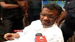 WB By polls 2021: চায়ের ভাঁড়ে সৌজন্য, সিপিএম কর্মীদের সঙ্গে আড্ডায় ফিরহাদ | Bangla News