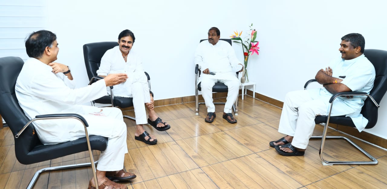 Janasena Bjp Meet: పవన్ కల్యాణ్ తో సోము వీర్రాజు భేటీ... బద్వేలు ఉపఎన్నికలపై ప్రధానంగా చర్చ