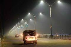 Covid Restriction in Bengal: দুর্গাপুজোর জন্য শিথিল রাতের বিধিনিষেধ, এখনই চালু নয় লোকাল ট্রেন। Bangla News